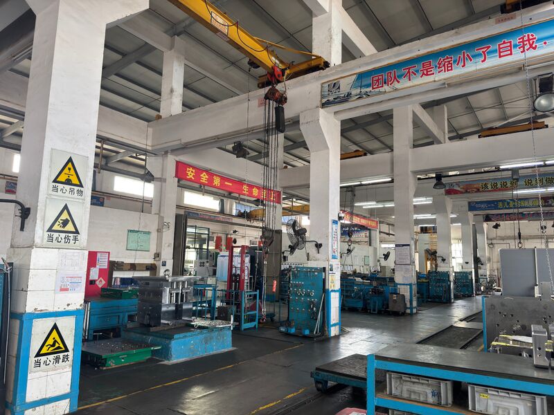 Guangzhou Starlink Mold Co.,Ltd. линия производства производителя