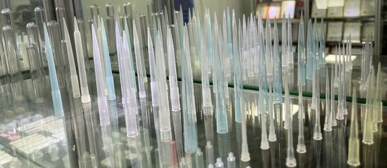 Формовка медицинских высокоточных многополосных микропипетных форм