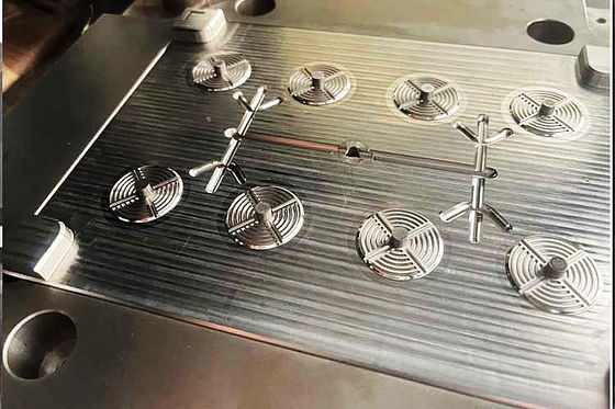 Купить Прозрачная и белая медицинская форма 3D/2D для систем Moldmaster Hot Runner online manufacture