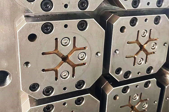 Купить Силиконовый медицинский деталь формы 2D дизайн формы для точного производства online manufacture